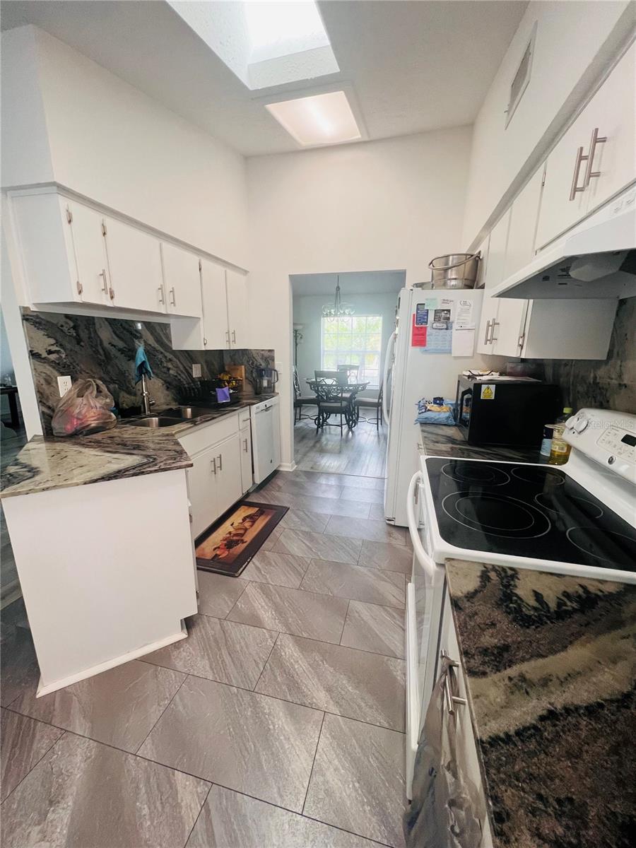 Image 14 of 26 For 10340 Ventura Drive