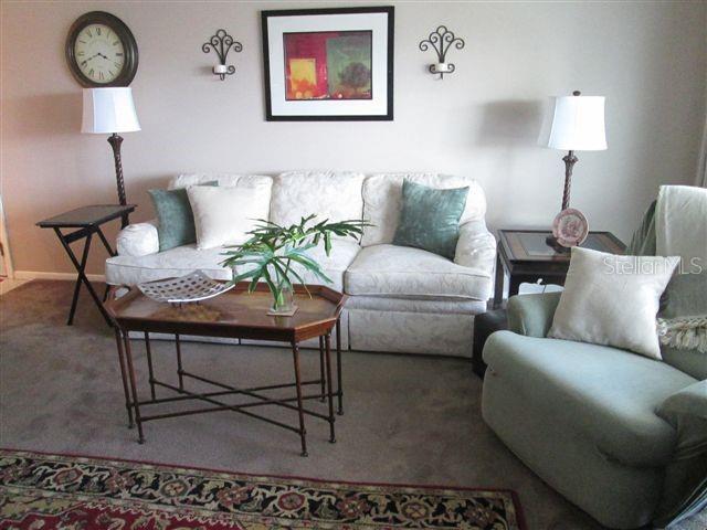 Image 3 of 19 For 802 Oakmont Avenue