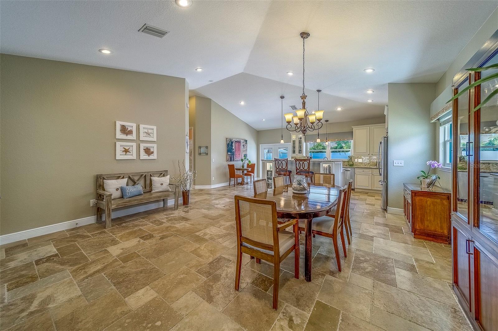 Listing photo id 8 for 13425 San Rafael Drive