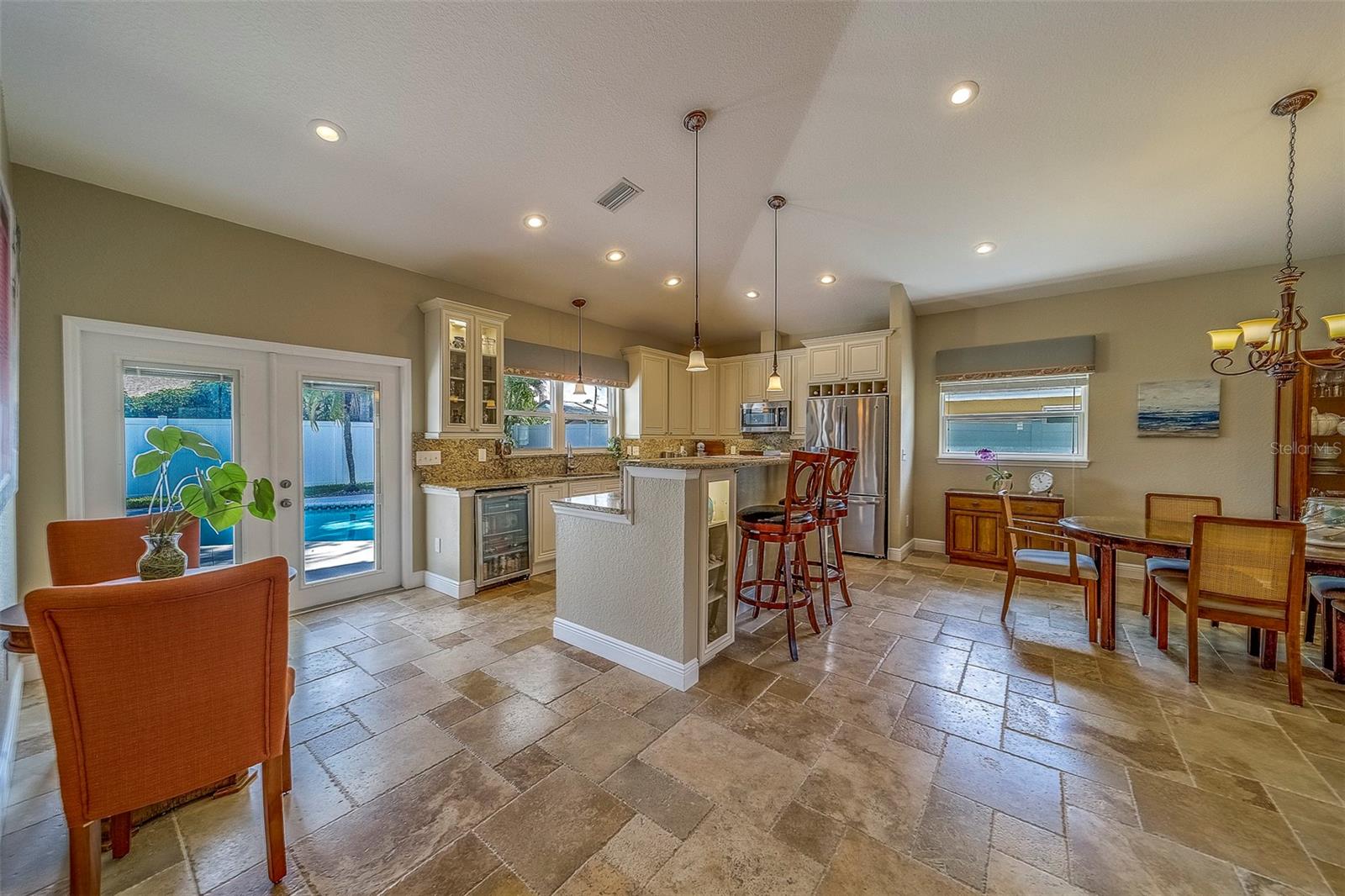 Listing photo id 10 for 13425 San Rafael Drive