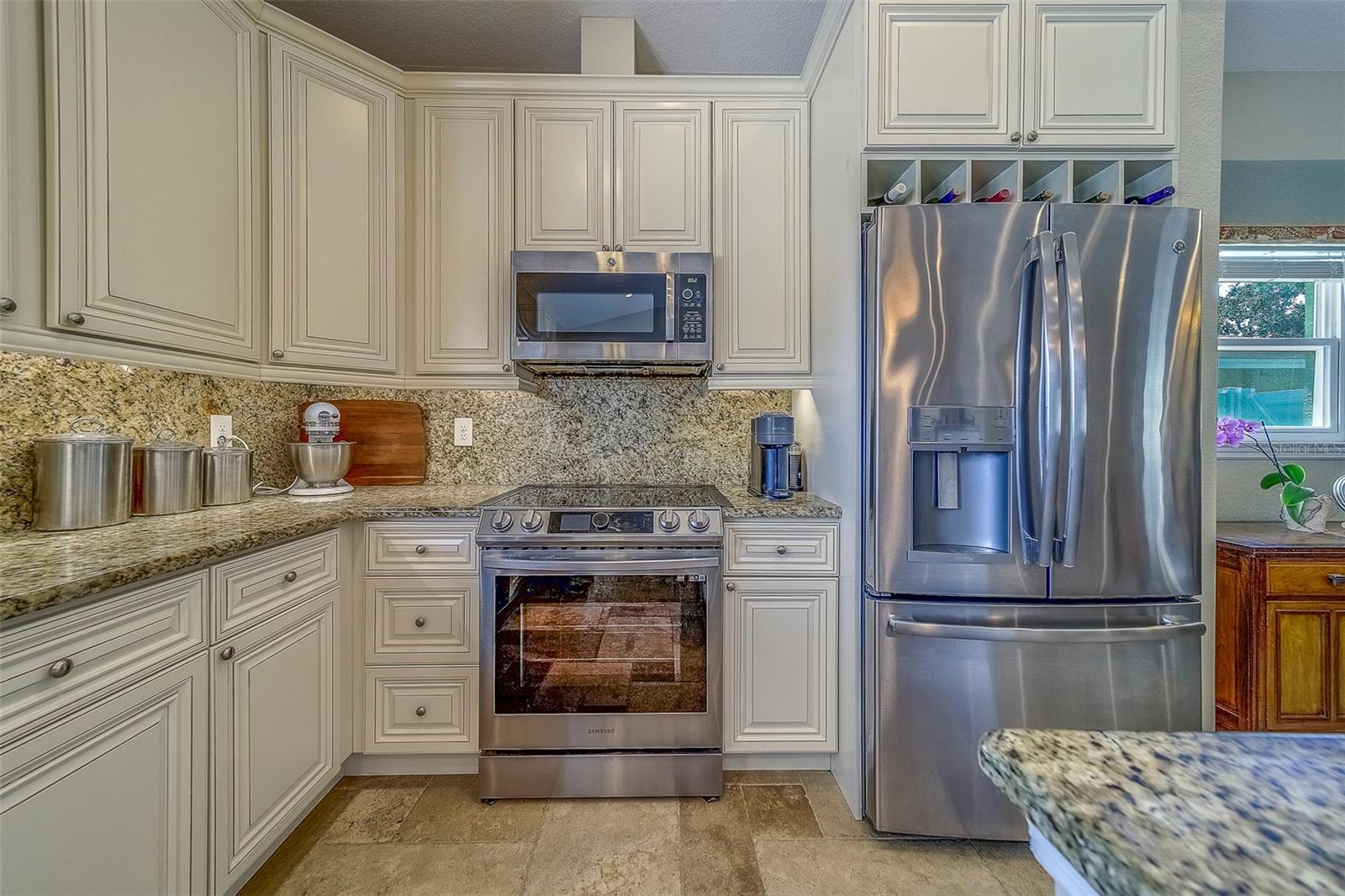 Listing photo id 13 for 13425 San Rafael Drive