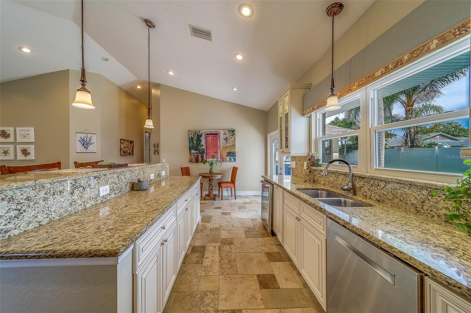 Listing photo id 14 for 13425 San Rafael Drive