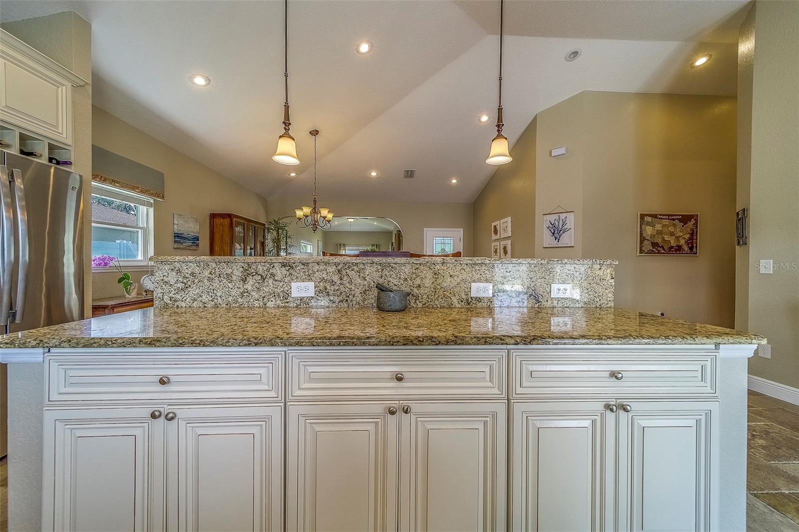 Listing photo id 15 for 13425 San Rafael Drive