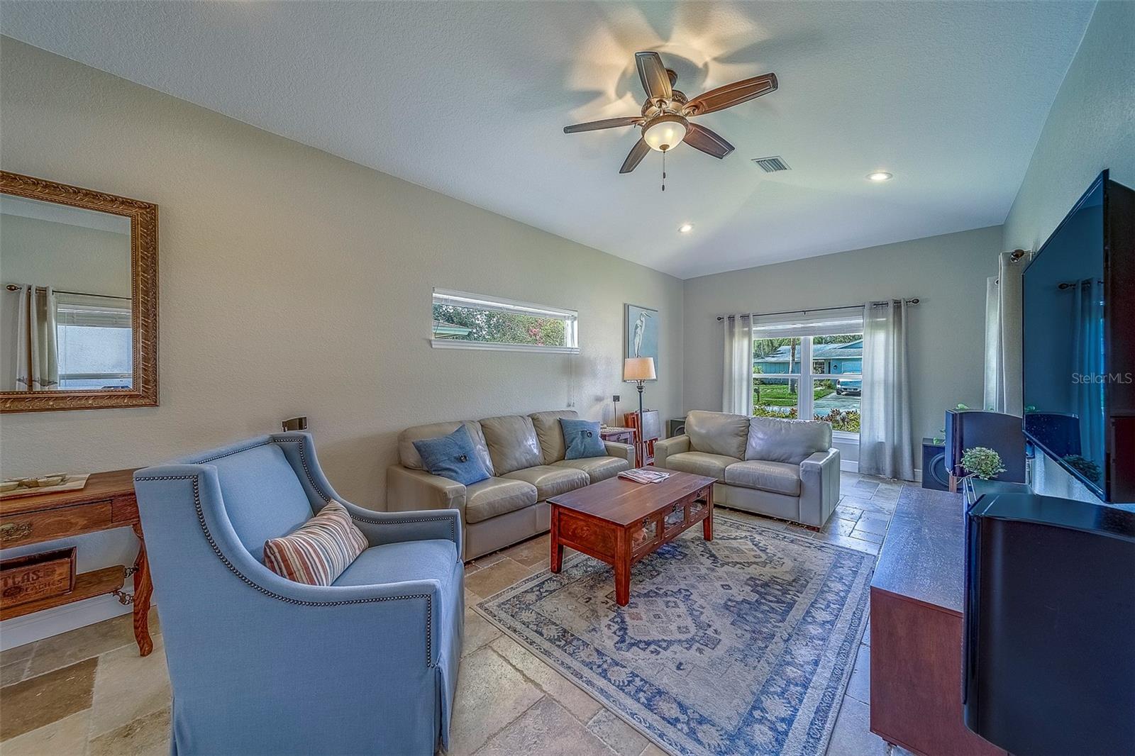 Listing photo id 17 for 13425 San Rafael Drive