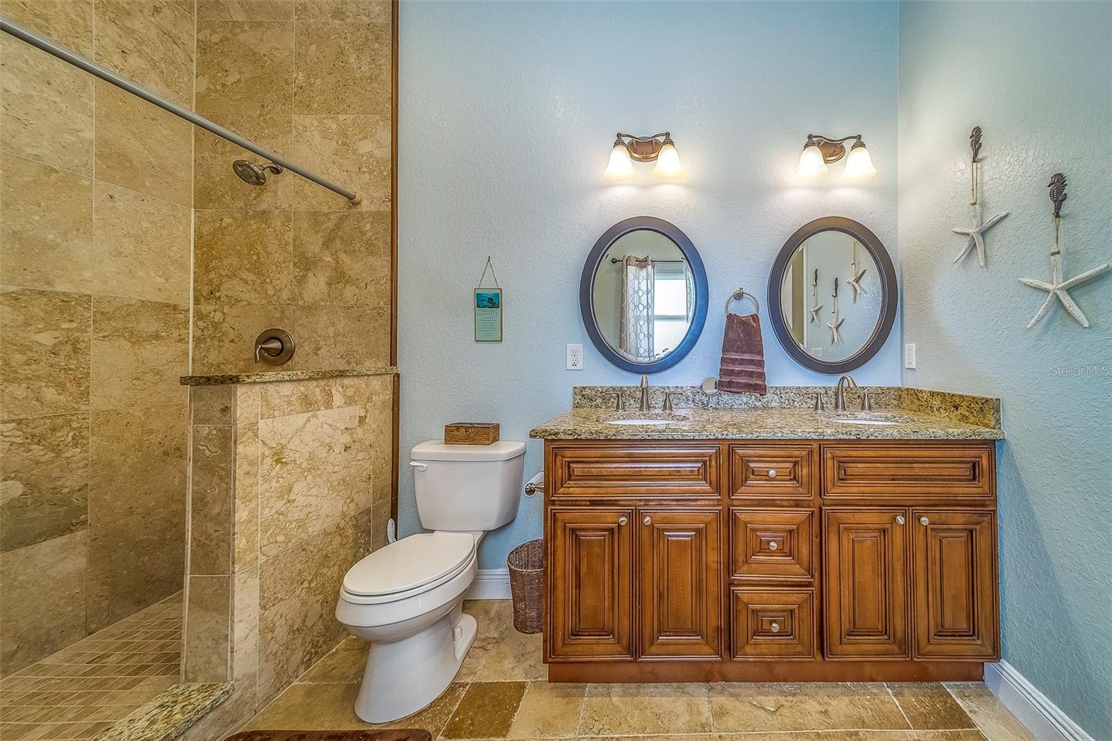 Listing photo id 24 for 13425 San Rafael Drive