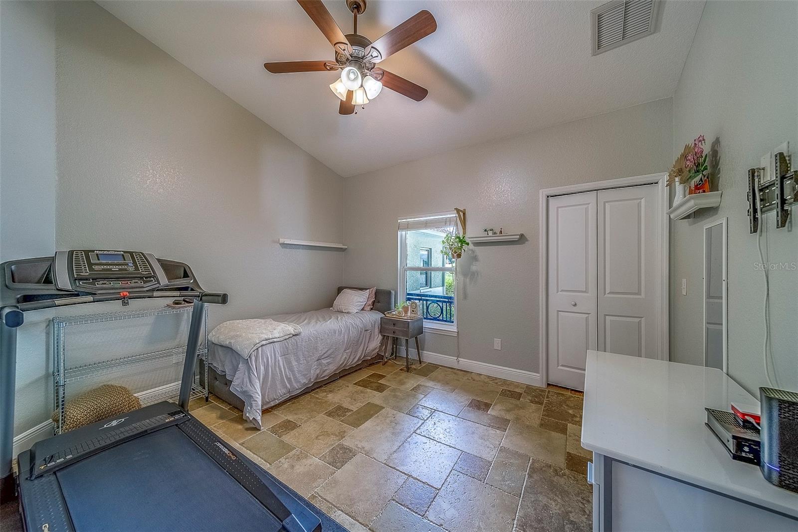 Listing photo id 26 for 13425 San Rafael Drive
