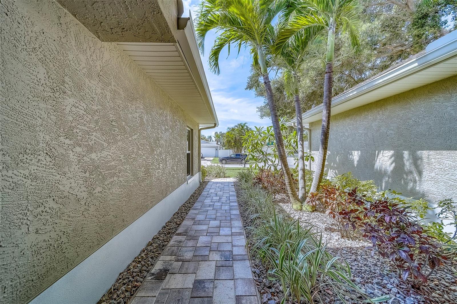 Listing photo id 46 for 13425 San Rafael Drive