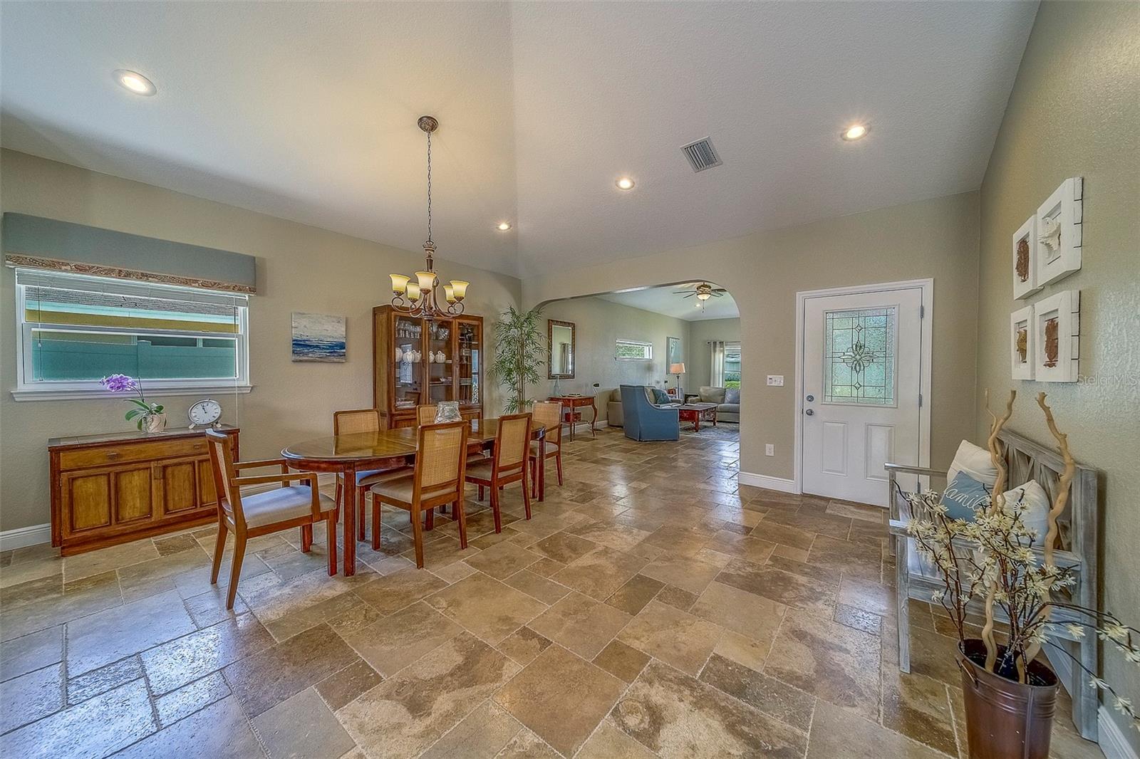 Listing photo id 4 for 13425 San Rafael Drive