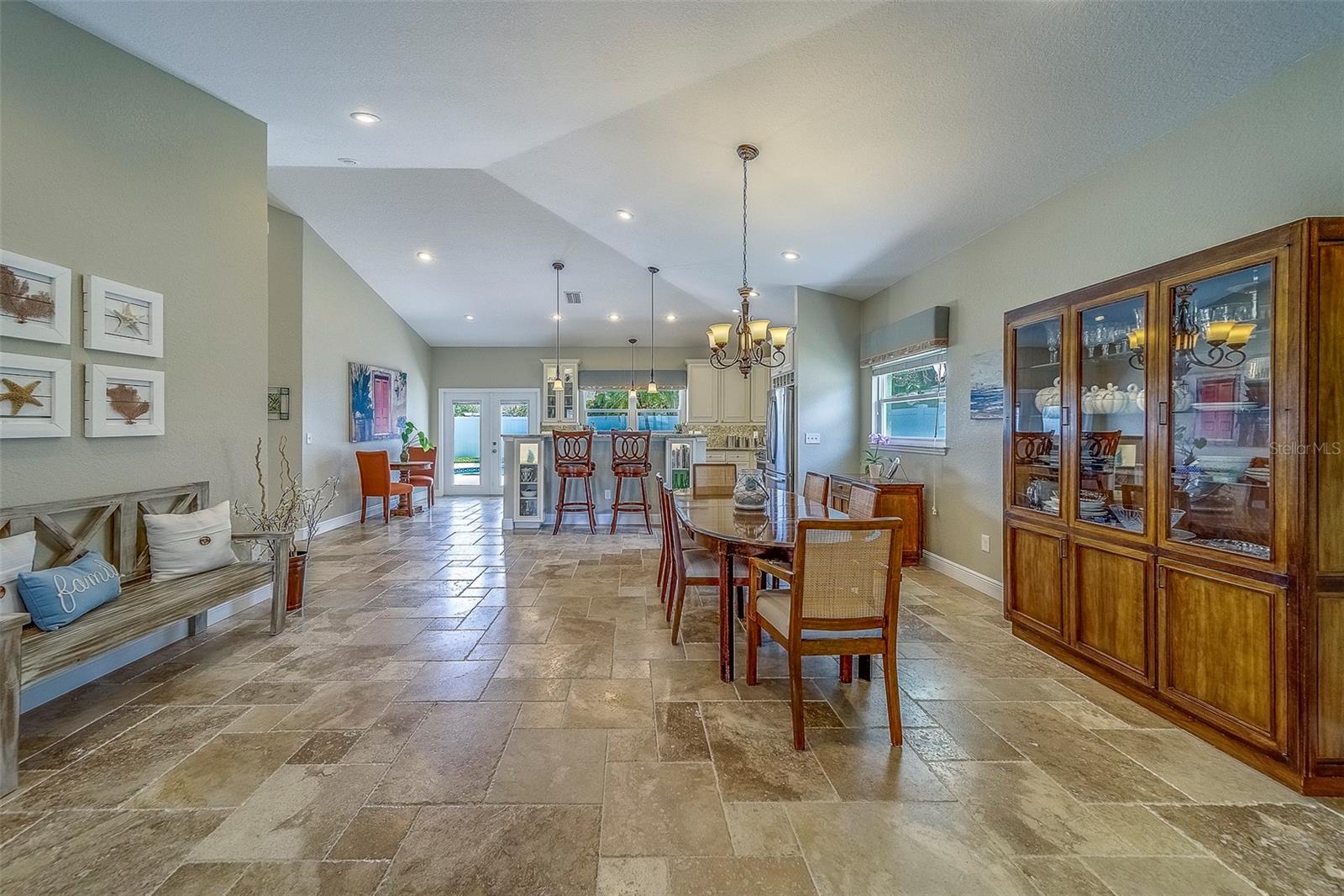 Listing photo id 5 for 13425 San Rafael Drive