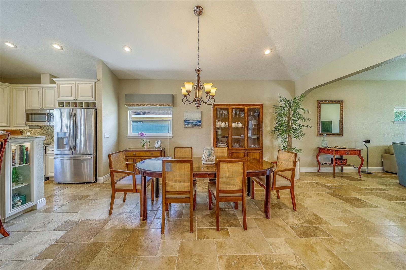 Listing photo id 6 for 13425 San Rafael Drive