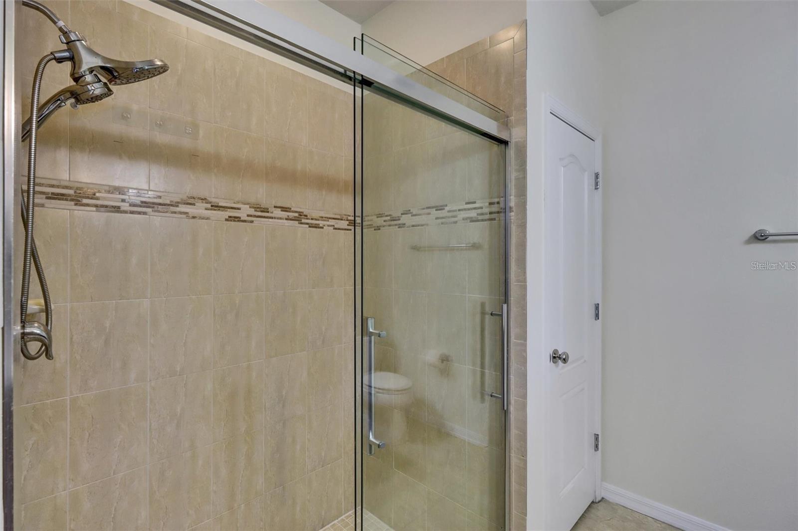 Listing photo id 12 for 16321 Treasure Point Drive