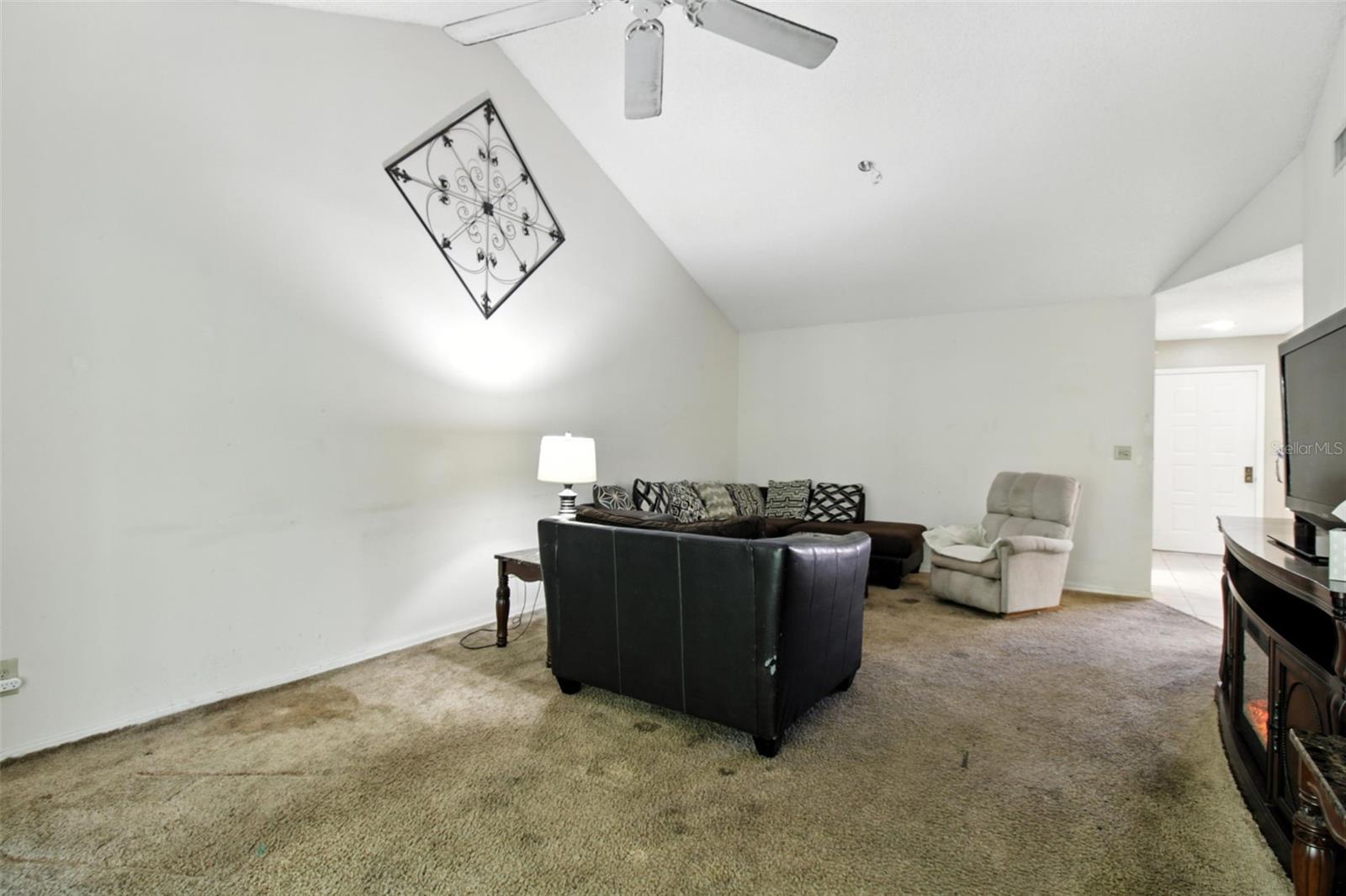 Image 7 of 27 For 1801 Lake Road 2f