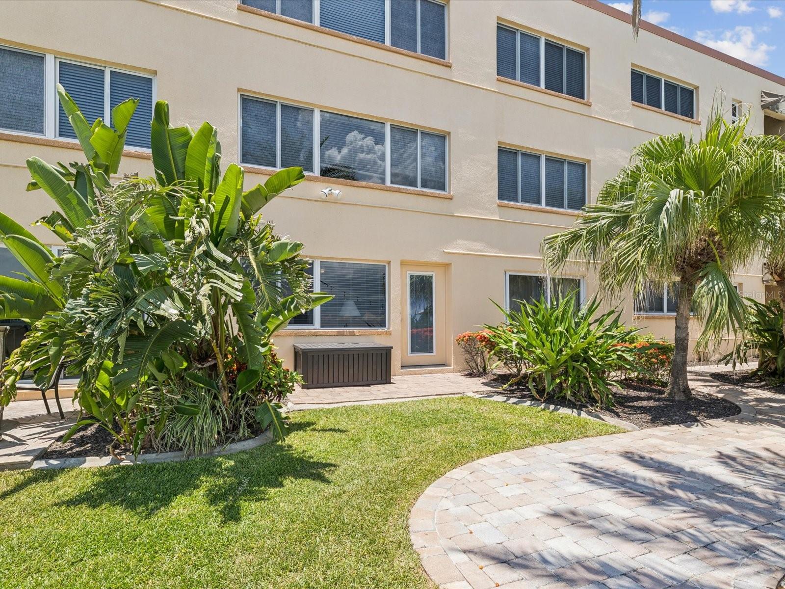 Image 20 of 35 For 10265 Gulf Boulevard A107