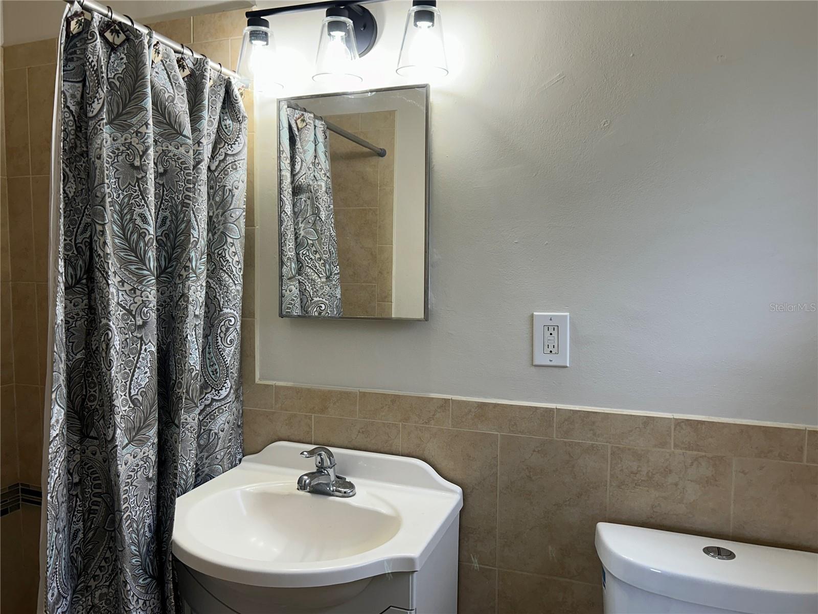 Listing photo id 10 for 3208 Brompton Drive