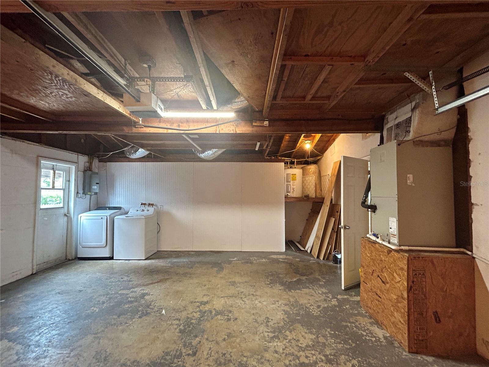 Listing photo id 26 for 3208 Brompton Drive