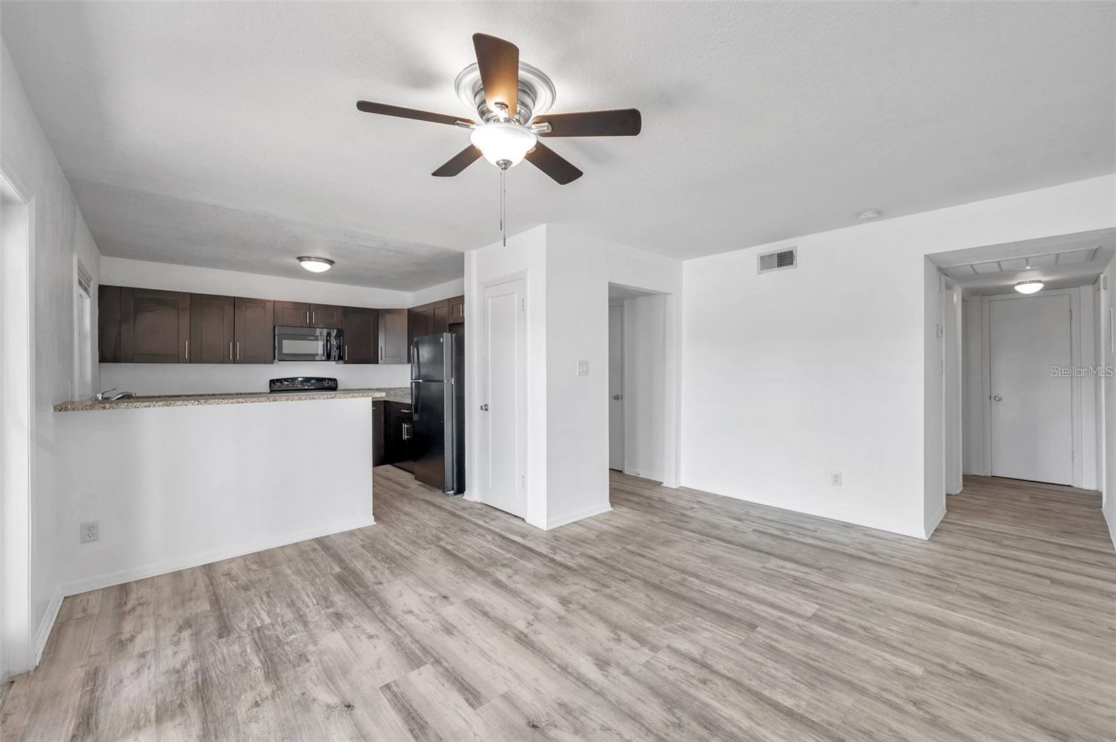 Image 10 of 25 For 108 Pompano Drive Se A