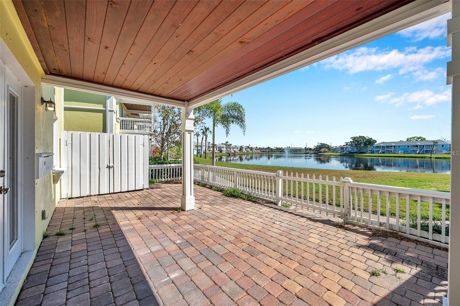Image 19 of 25 For 108 Pompano Drive Se A