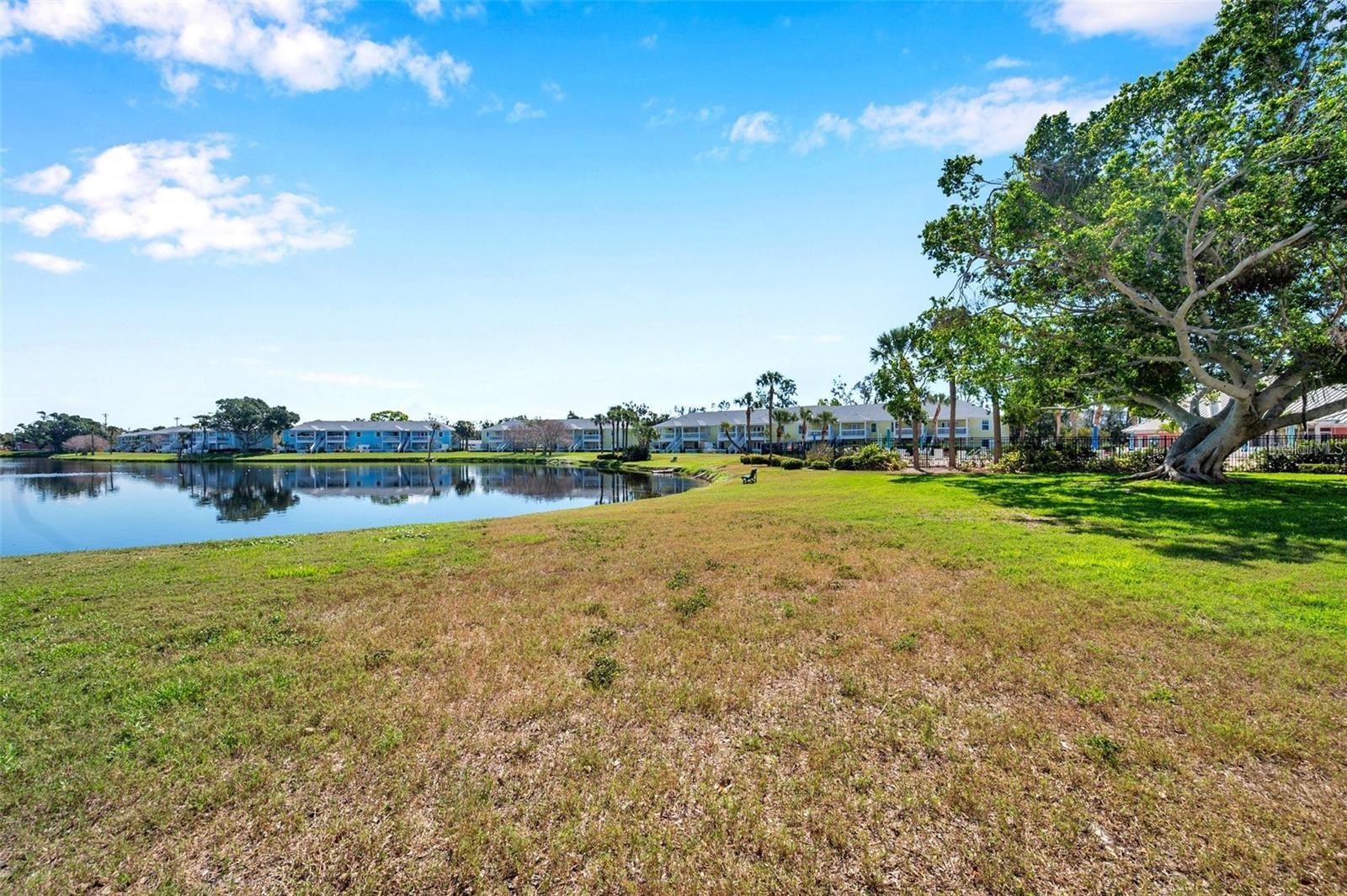 Image 21 of 25 For 108 Pompano Drive Se A