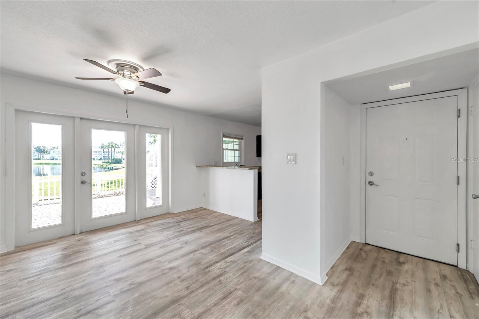 Image 4 of 25 For 108 Pompano Drive Se A