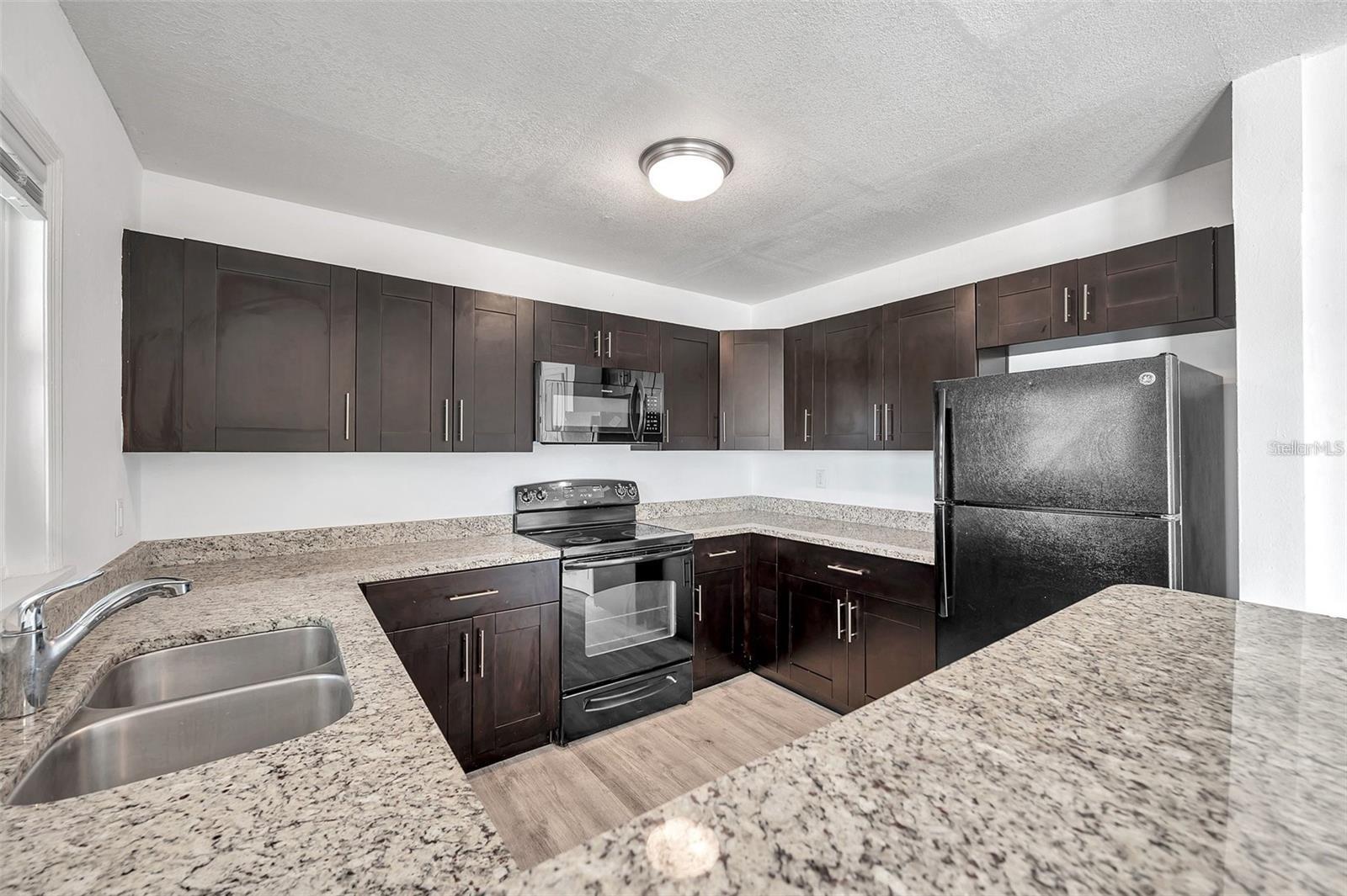 Image 6 of 25 For 108 Pompano Drive Se A