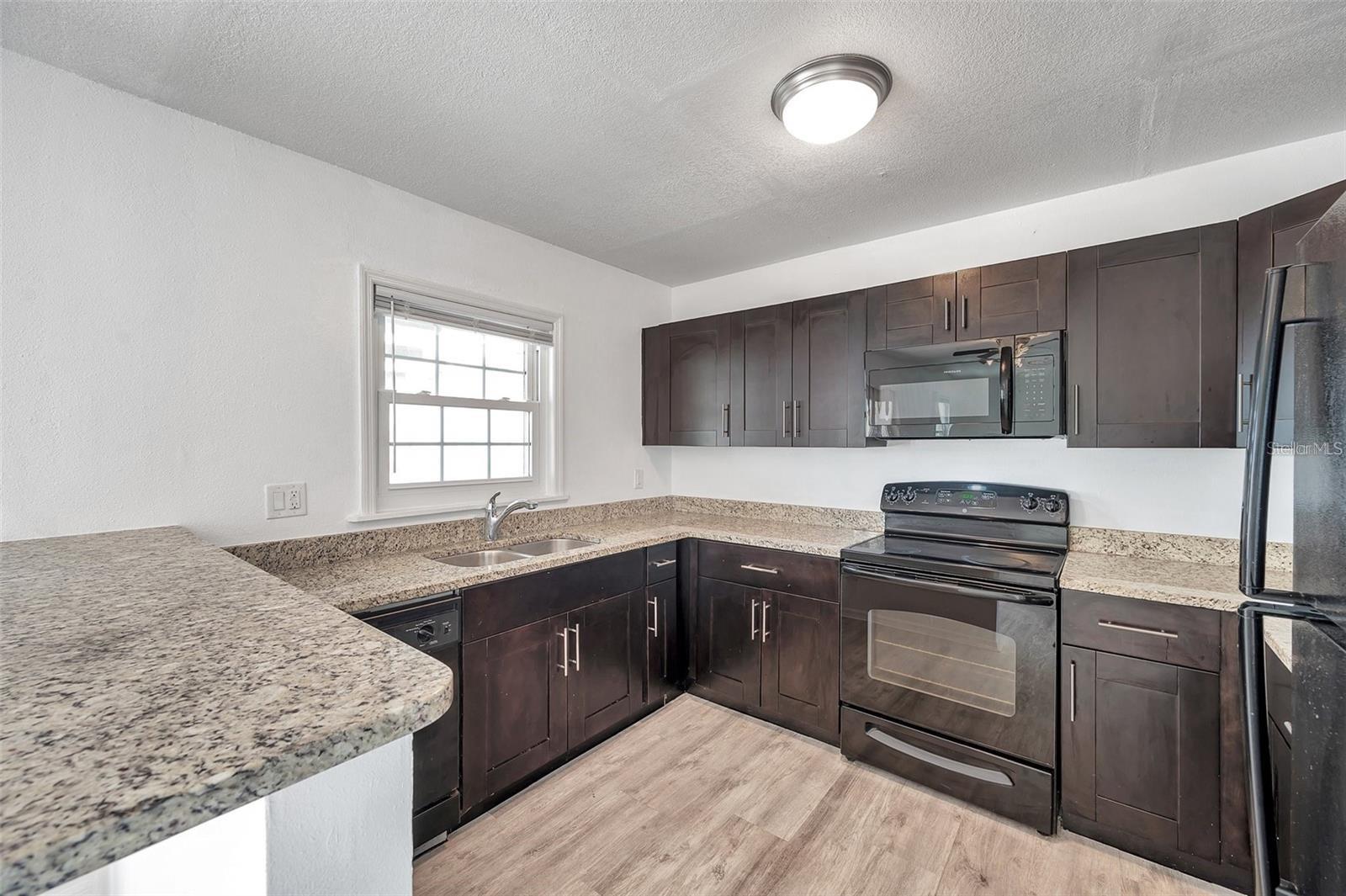 Image 7 of 25 For 108 Pompano Drive Se A