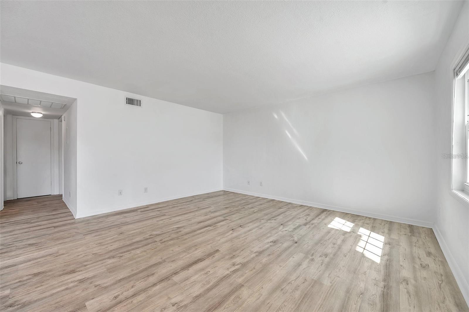 Image 9 of 25 For 108 Pompano Drive Se A