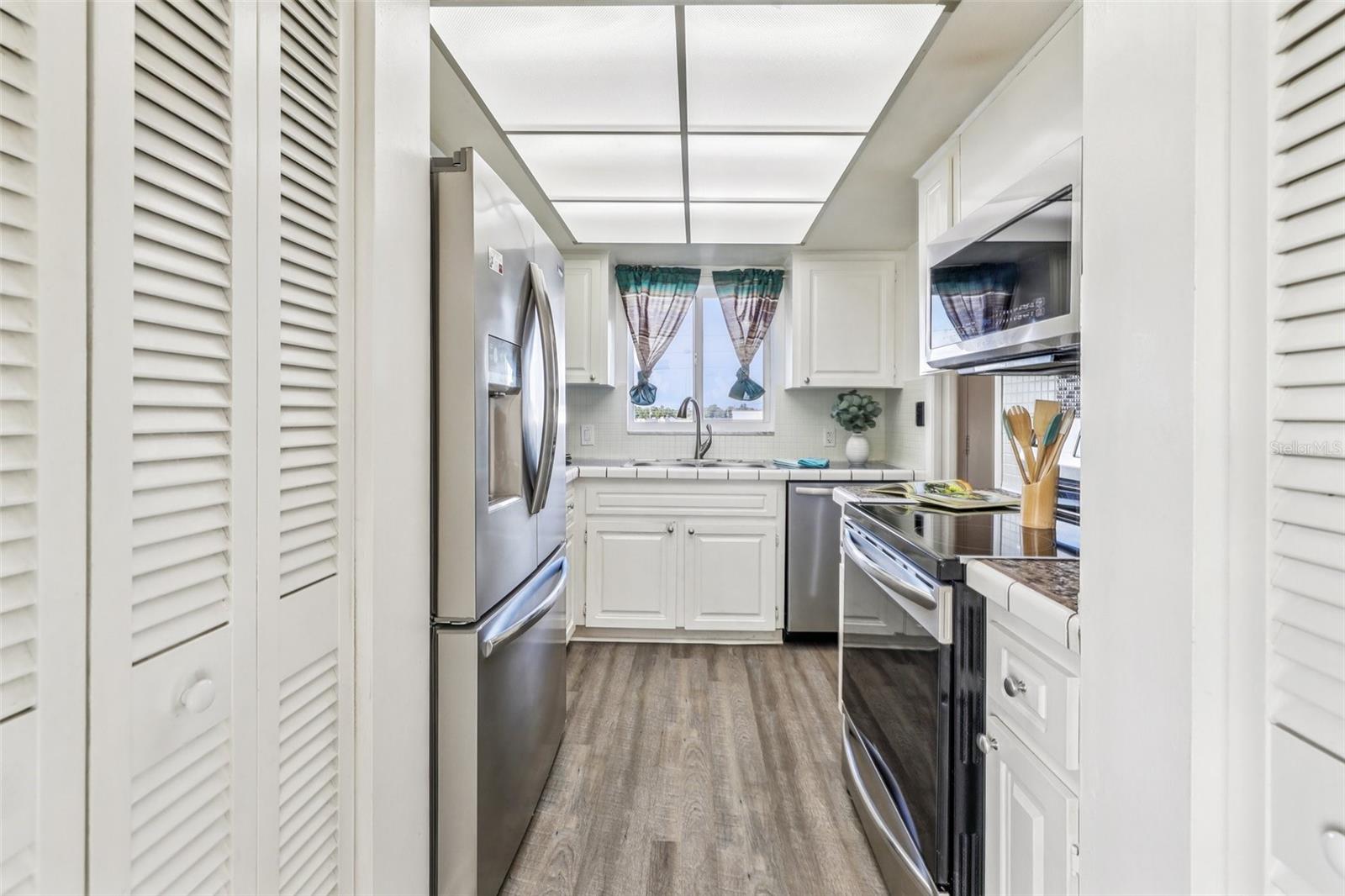 Image 17 of 68 For 8950 Park Boulevard 405