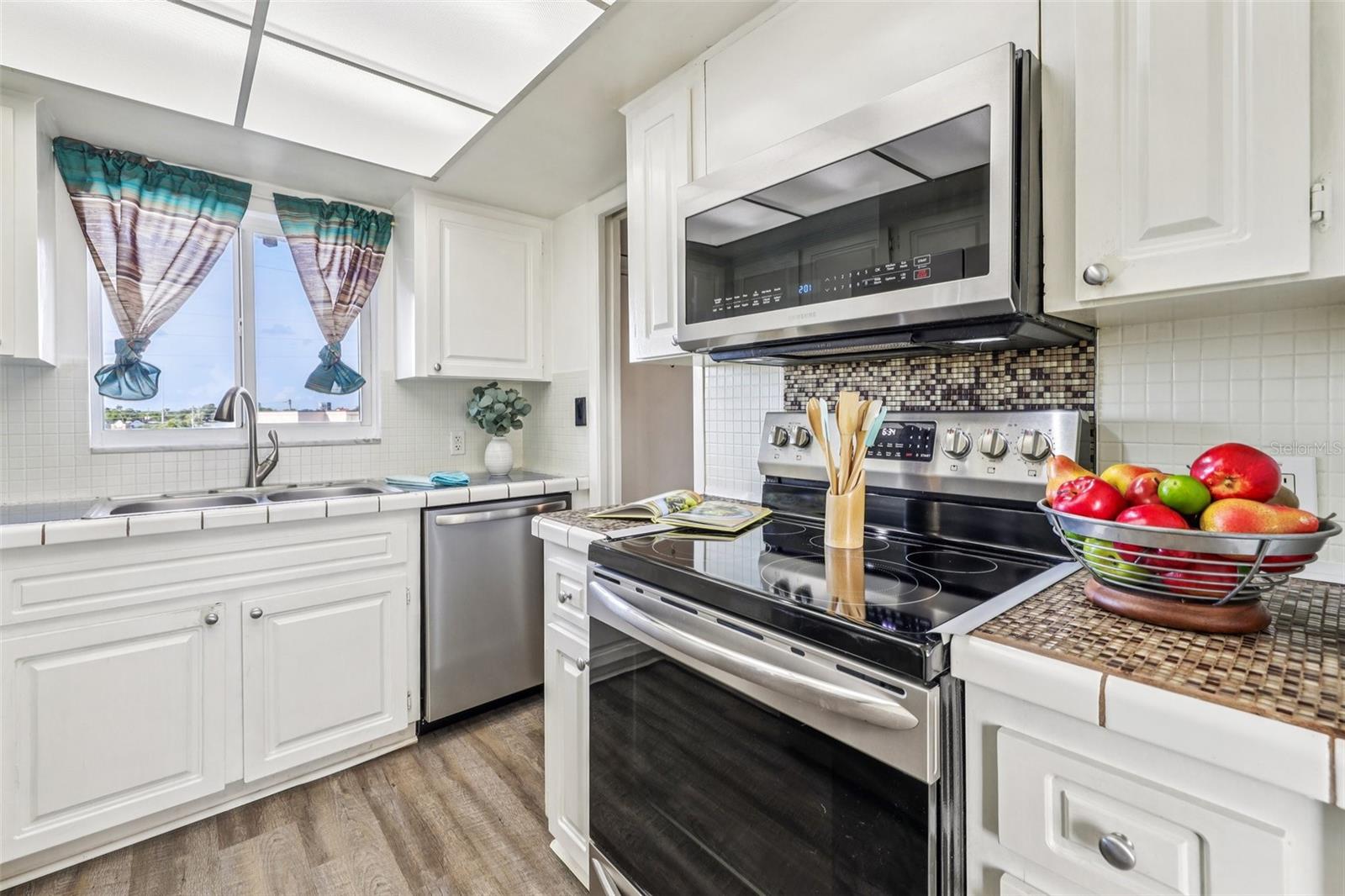 Image 18 of 68 For 8950 Park Boulevard 405