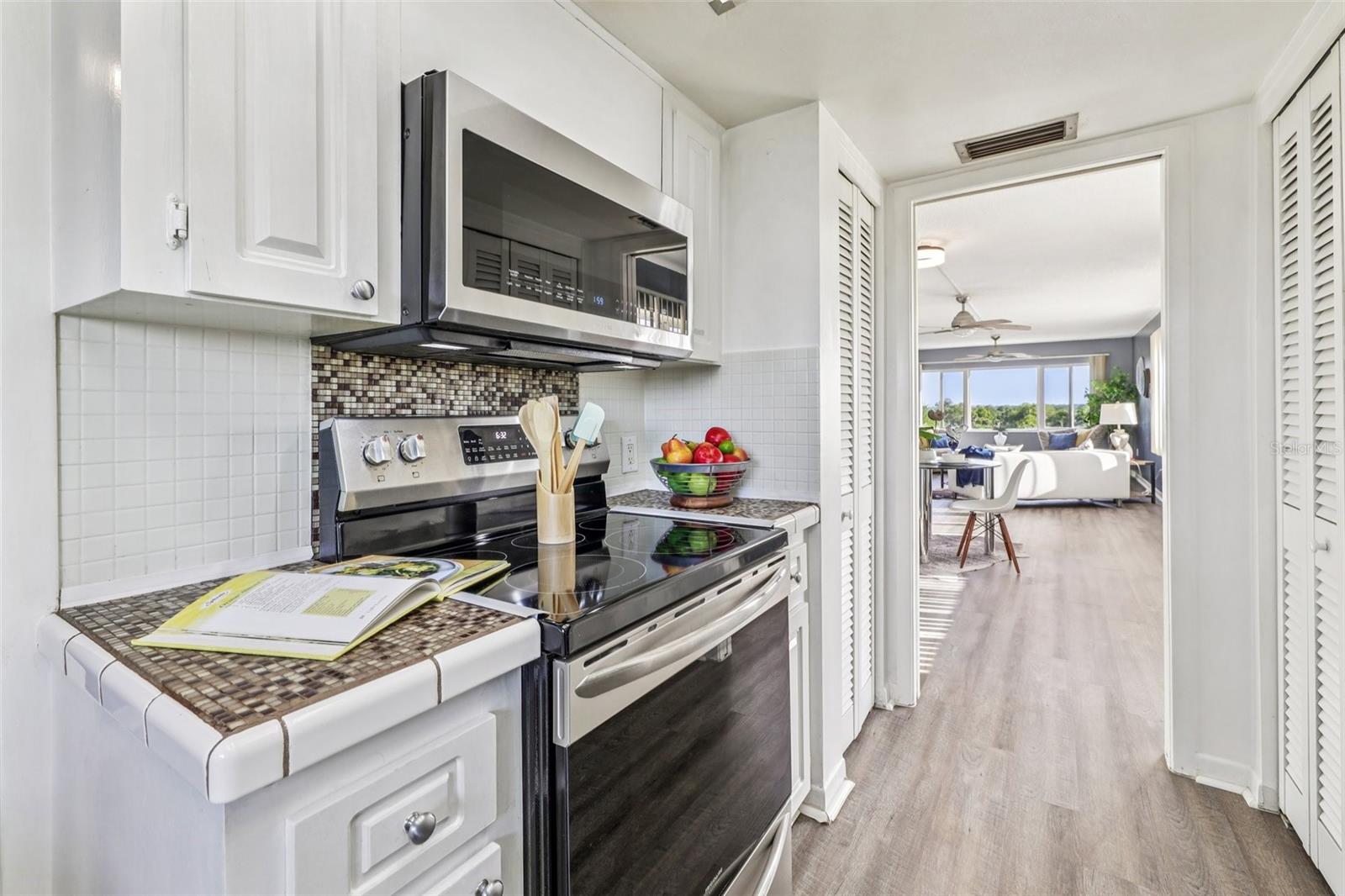 Image 19 of 68 For 8950 Park Boulevard 405