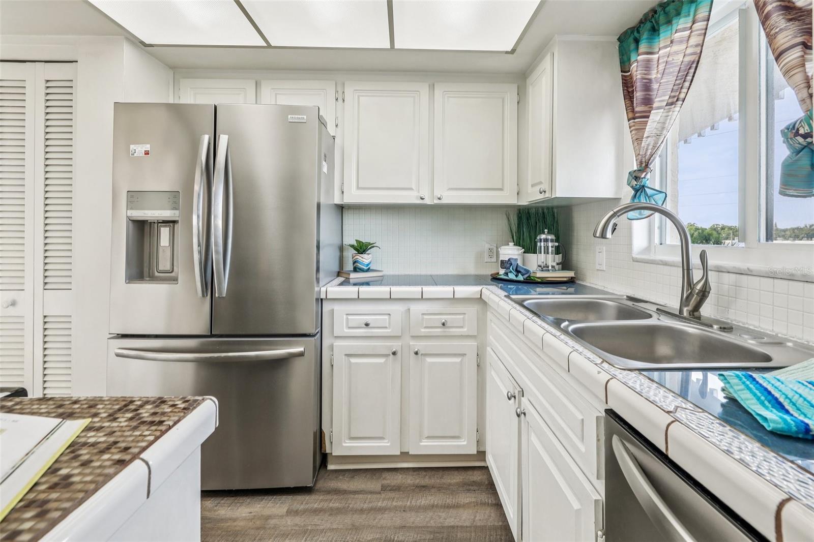Image 21 of 68 For 8950 Park Boulevard 405