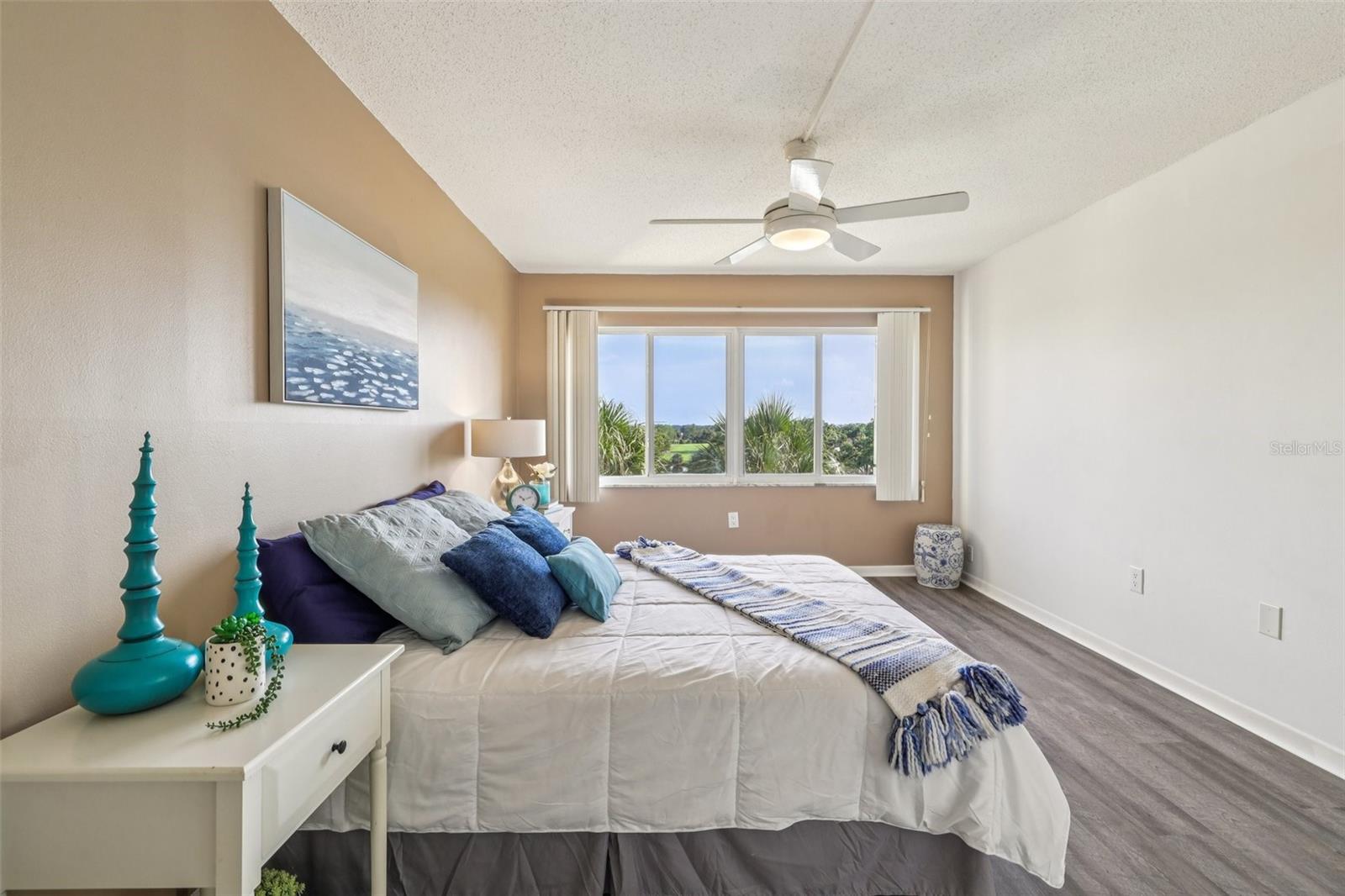 Image 33 of 68 For 8950 Park Boulevard 405