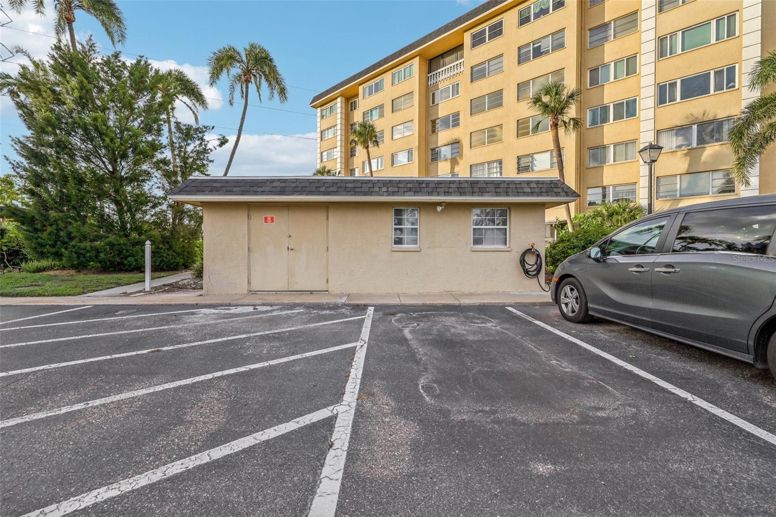 Image 47 of 68 For 8950 Park Boulevard 405