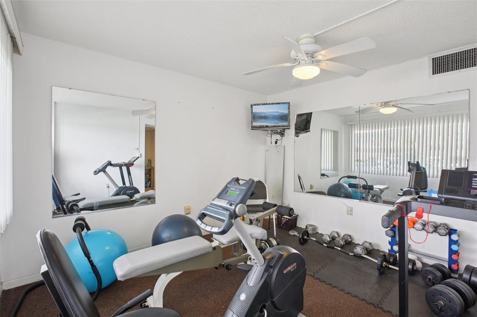 Image 49 of 68 For 8950 Park Boulevard 405
