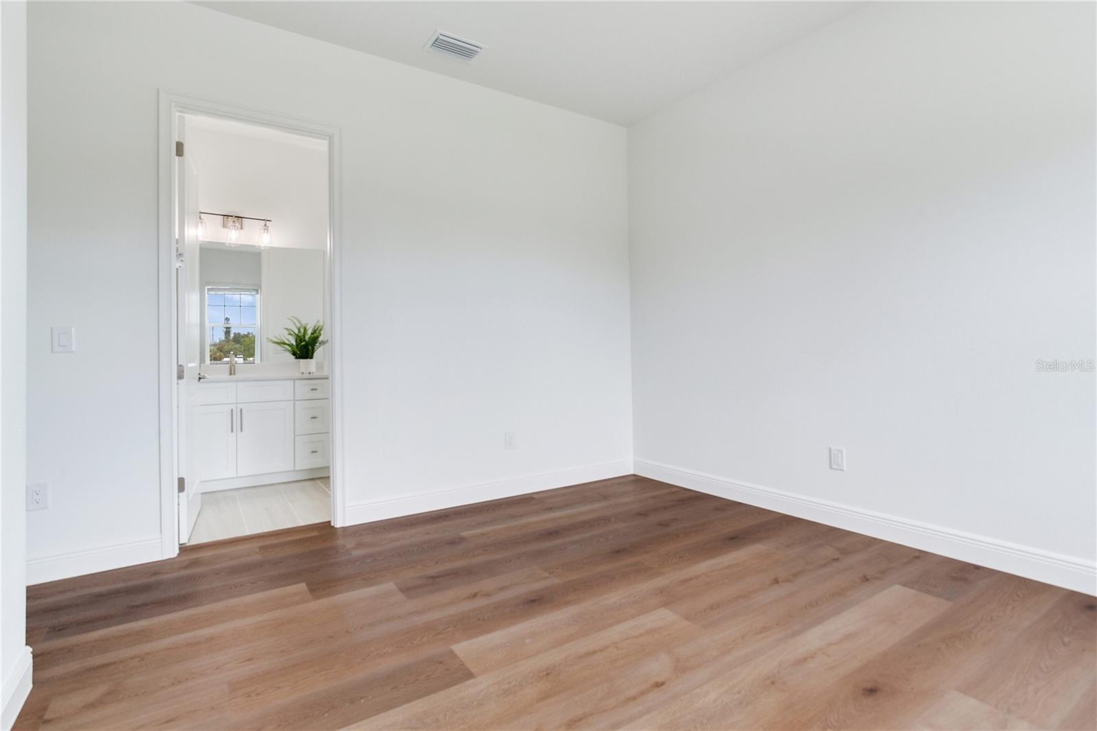 Image 56 of 71 For 2814 54th Street S