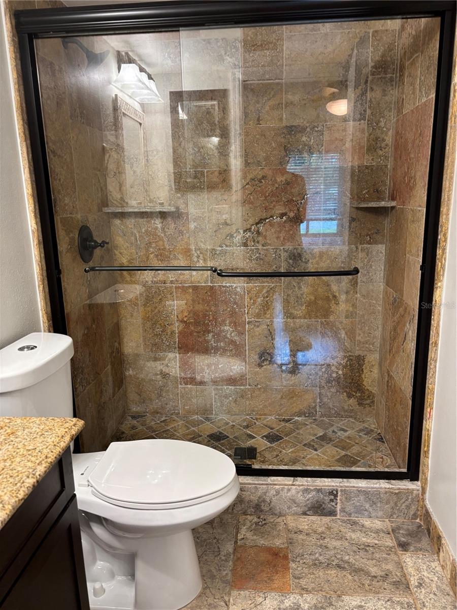 Image 14 of 26 For 1400 Pine Glen Ln  Bldg212 D-