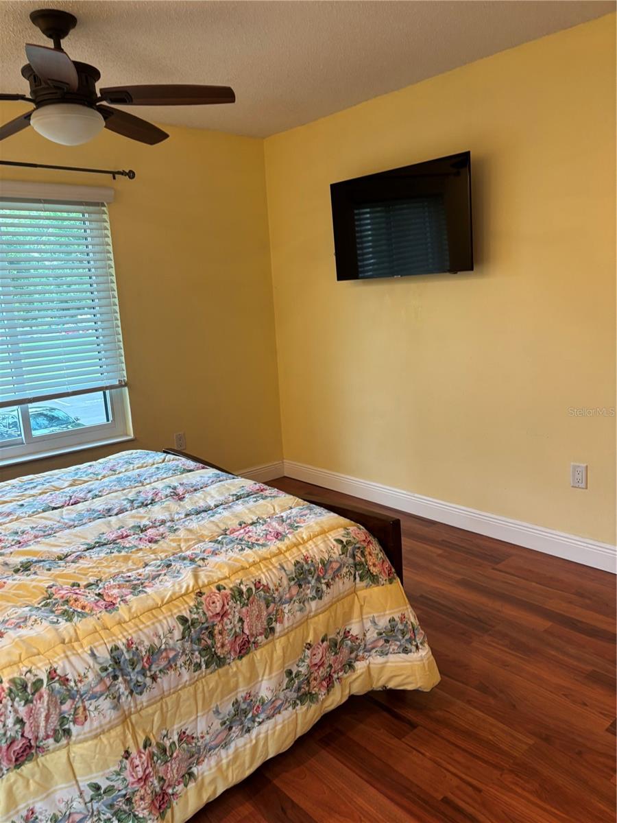 Image 15 of 26 For 1400 Pine Glen Ln  Bldg212 D-