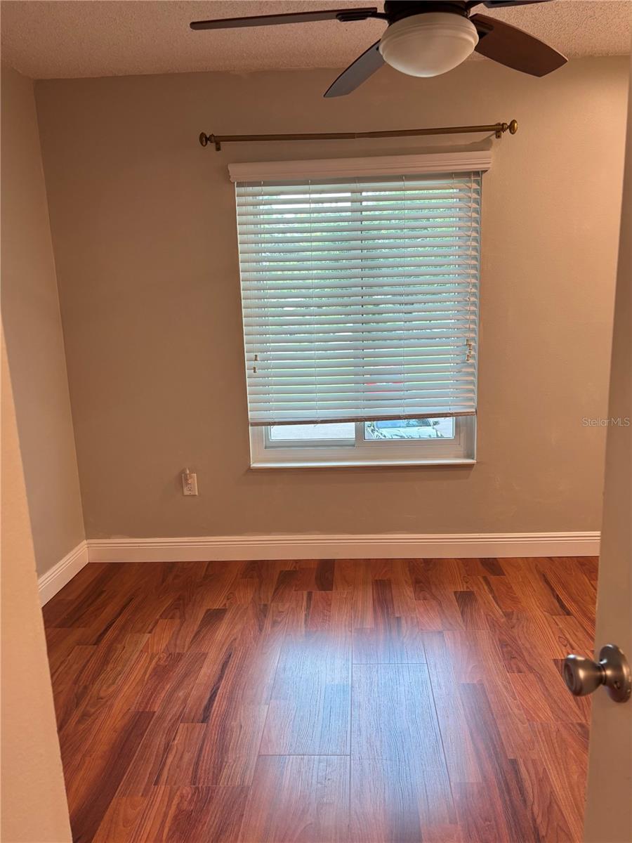 Image 20 of 26 For 1400 Pine Glen Ln  Bldg212 D-