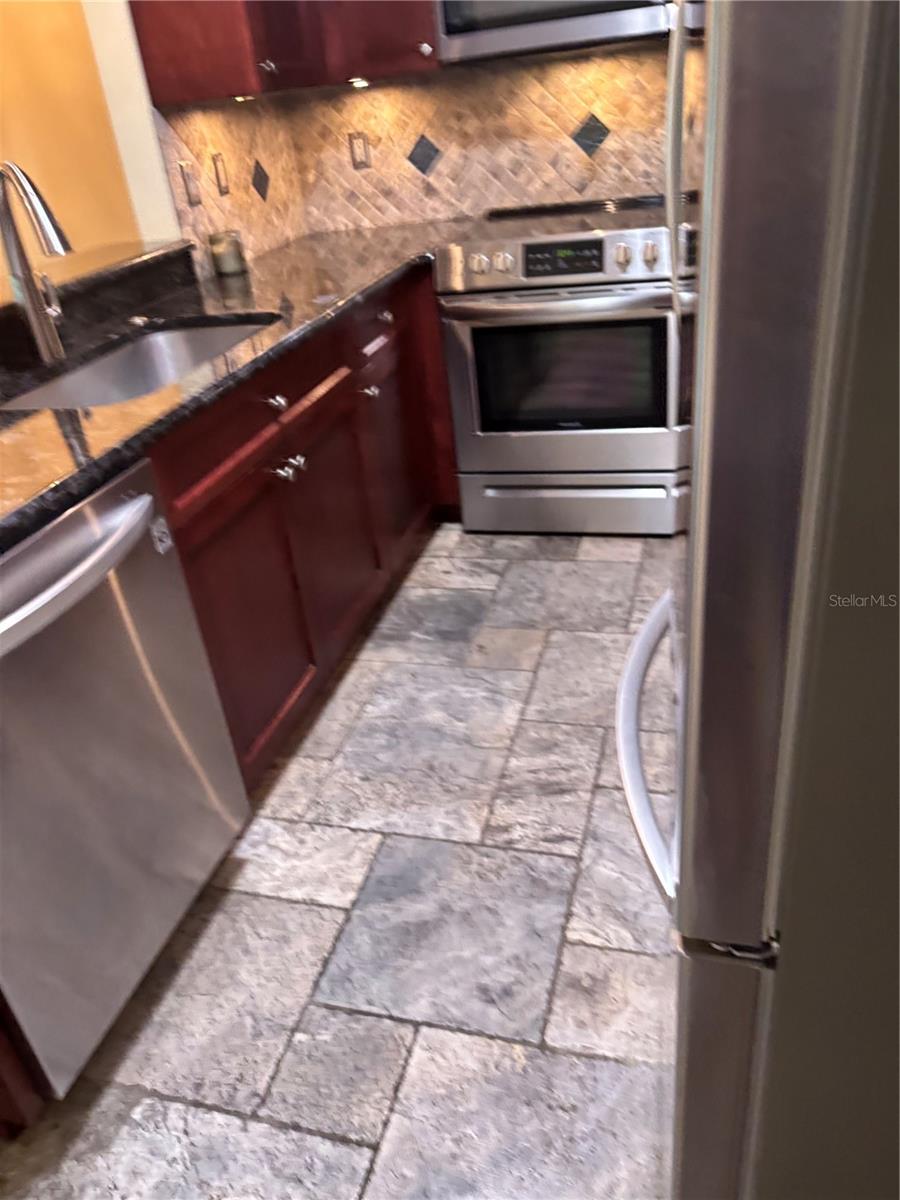 Image 5 of 26 For 1400 Pine Glen Ln  Bldg212 D-
