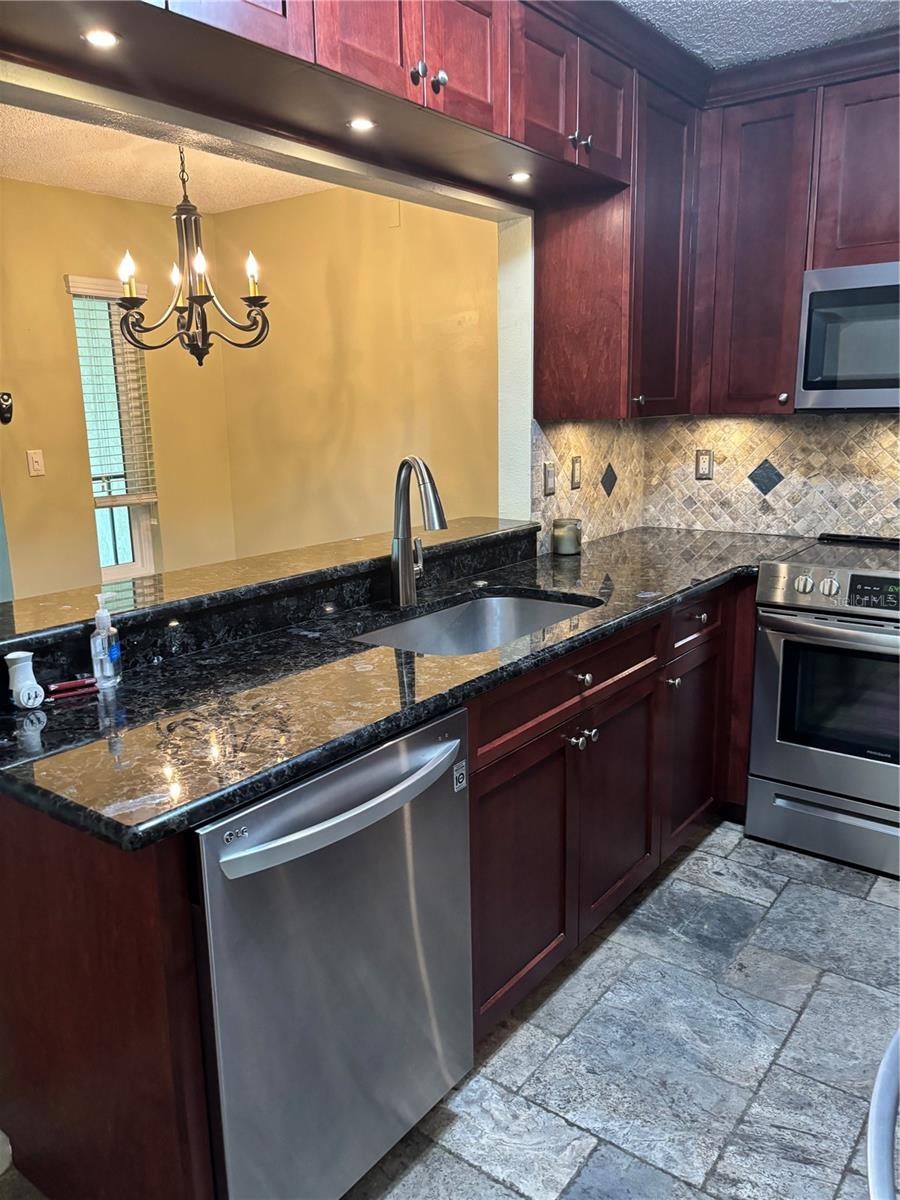 Image 6 of 26 For 1400 Pine Glen Ln  Bldg212 D-