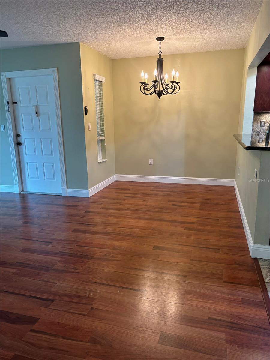 Image 7 of 26 For 1400 Pine Glen Ln  Bldg212 D-