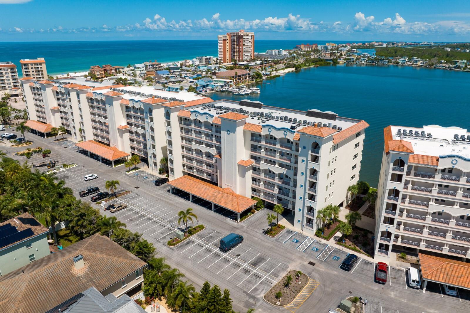 Image 14 of 84 For 17735 Gulf Boulevard 502