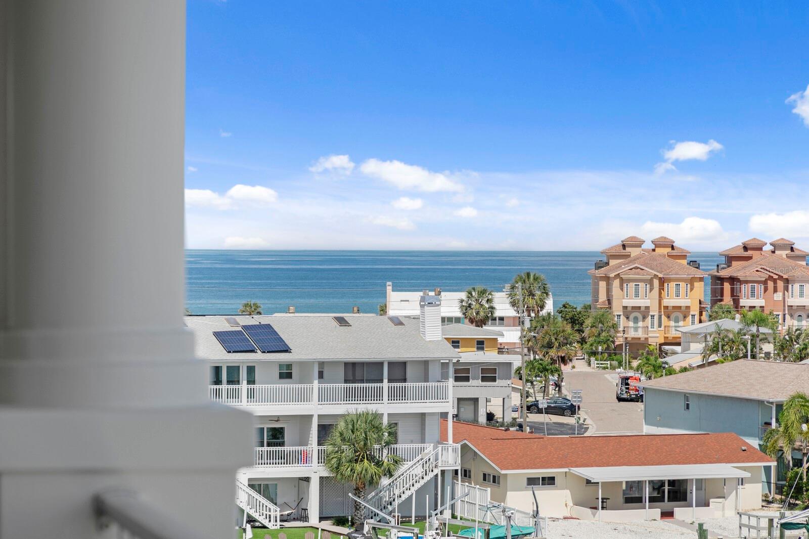 Image 33 of 84 For 17735 Gulf Boulevard 502