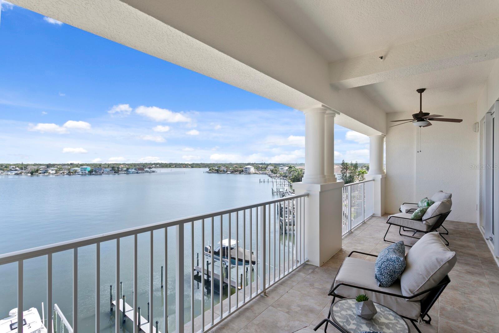 Image 38 of 84 For 17735 Gulf Boulevard 502