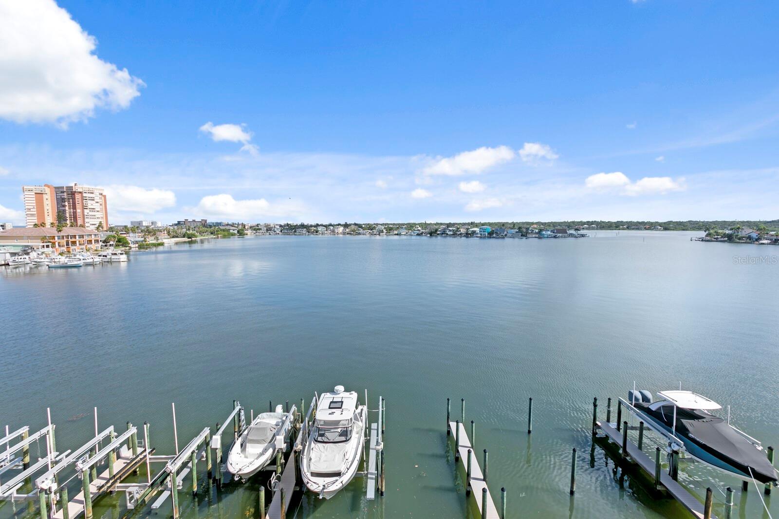 Image 4 of 84 For 17735 Gulf Boulevard 502
