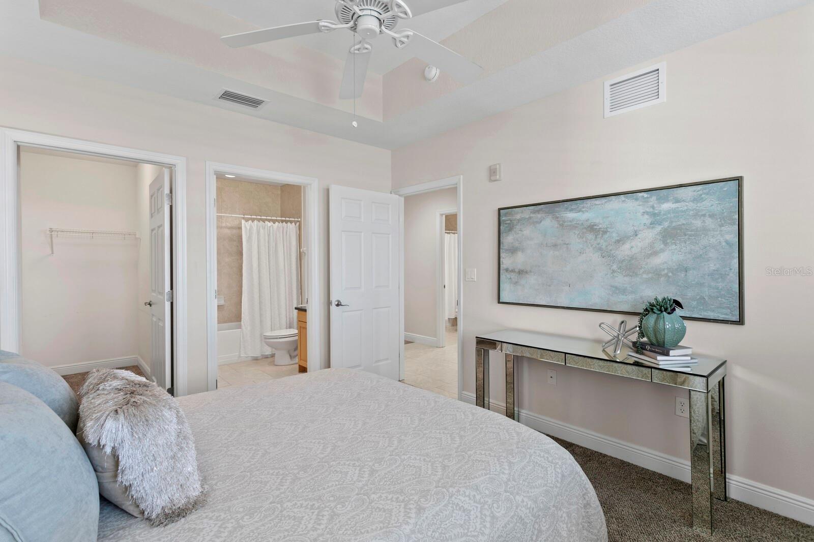 Image 45 of 84 For 17735 Gulf Boulevard 502