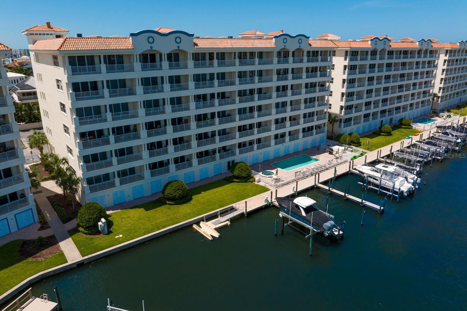 Image 5 of 84 For 17735 Gulf Boulevard 502