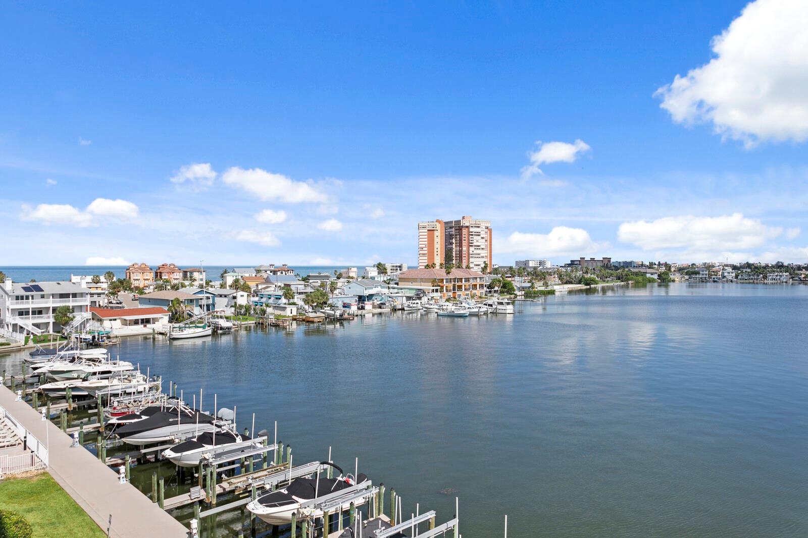 Image 58 of 84 For 17735 Gulf Boulevard 502
