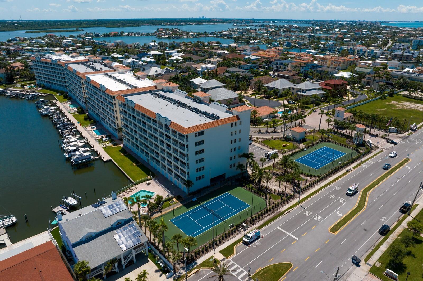 Image 61 of 84 For 17735 Gulf Boulevard 502