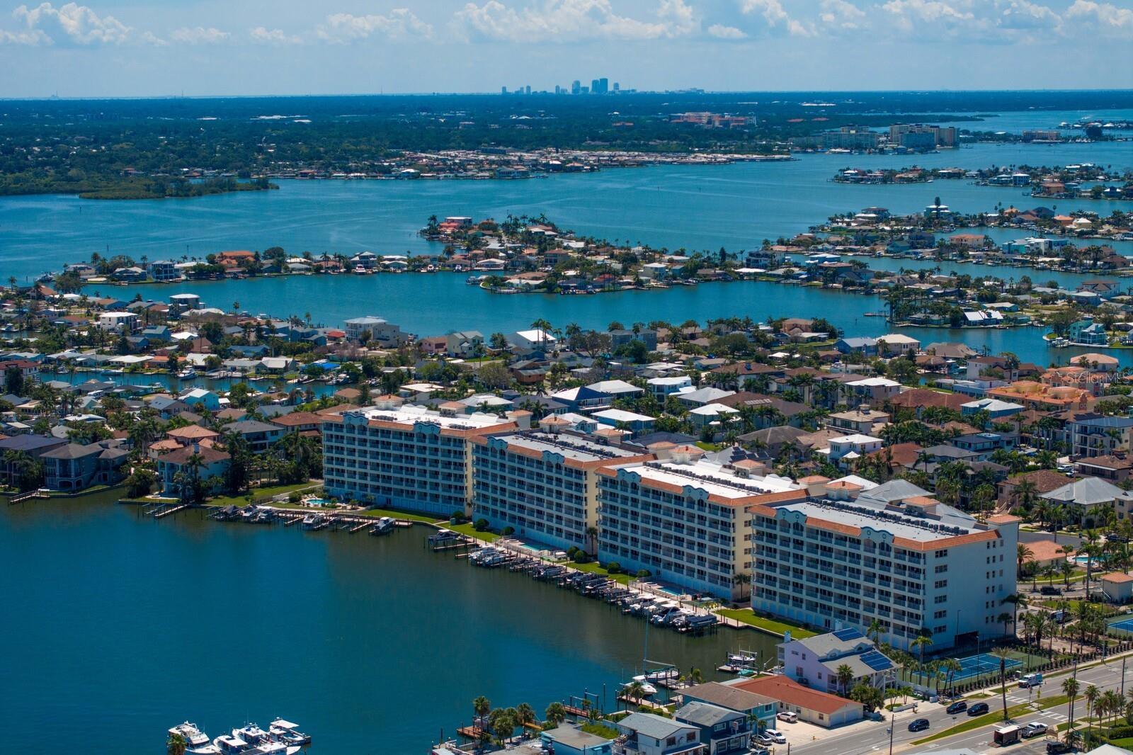 Image 75 of 84 For 17735 Gulf Boulevard 502