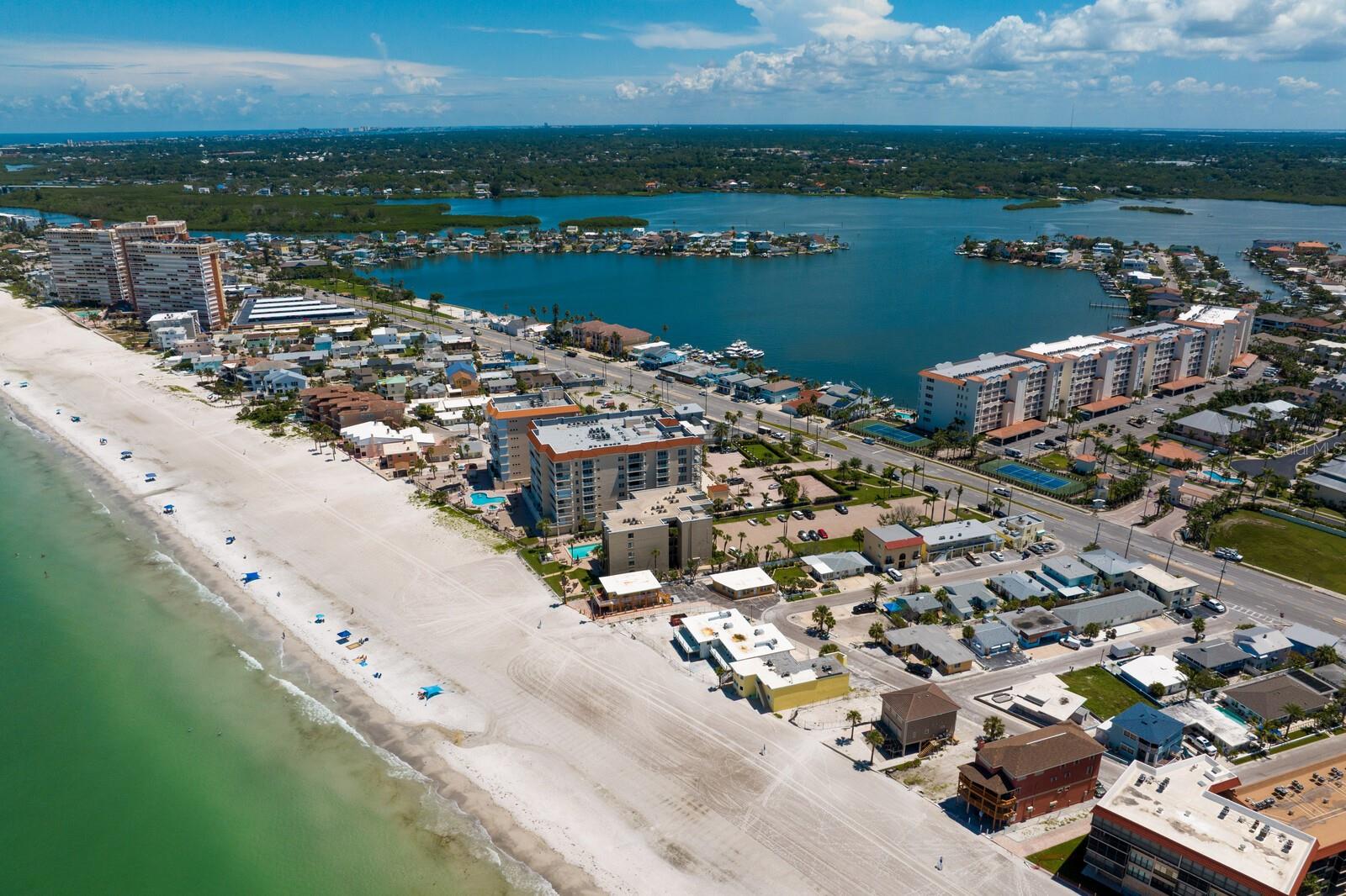 Image 77 of 84 For 17735 Gulf Boulevard 502